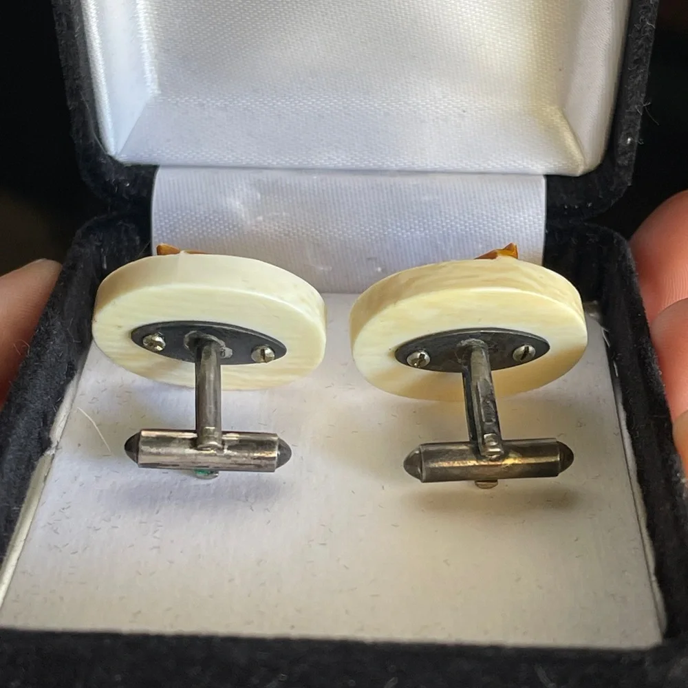 Vintage Oval Sardonyx Shell Carved Pegasus Cameo Cufflinks in Cream and Caramel